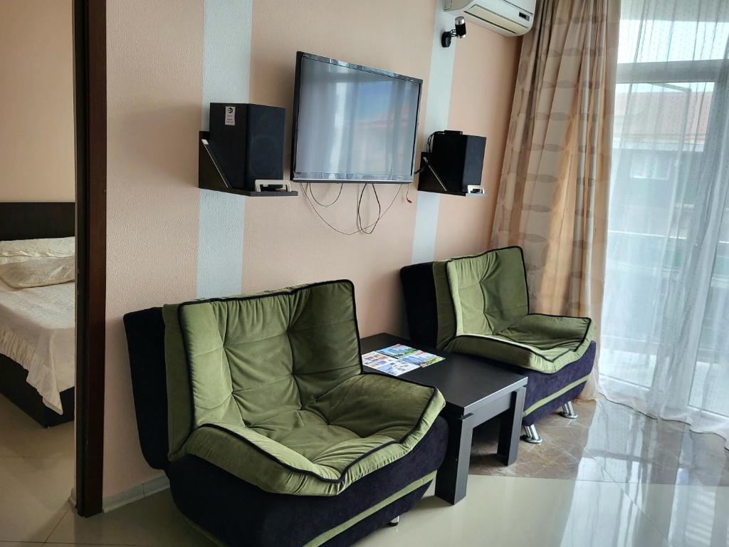 One-Bedroom Apartment with Balcony – Room Only