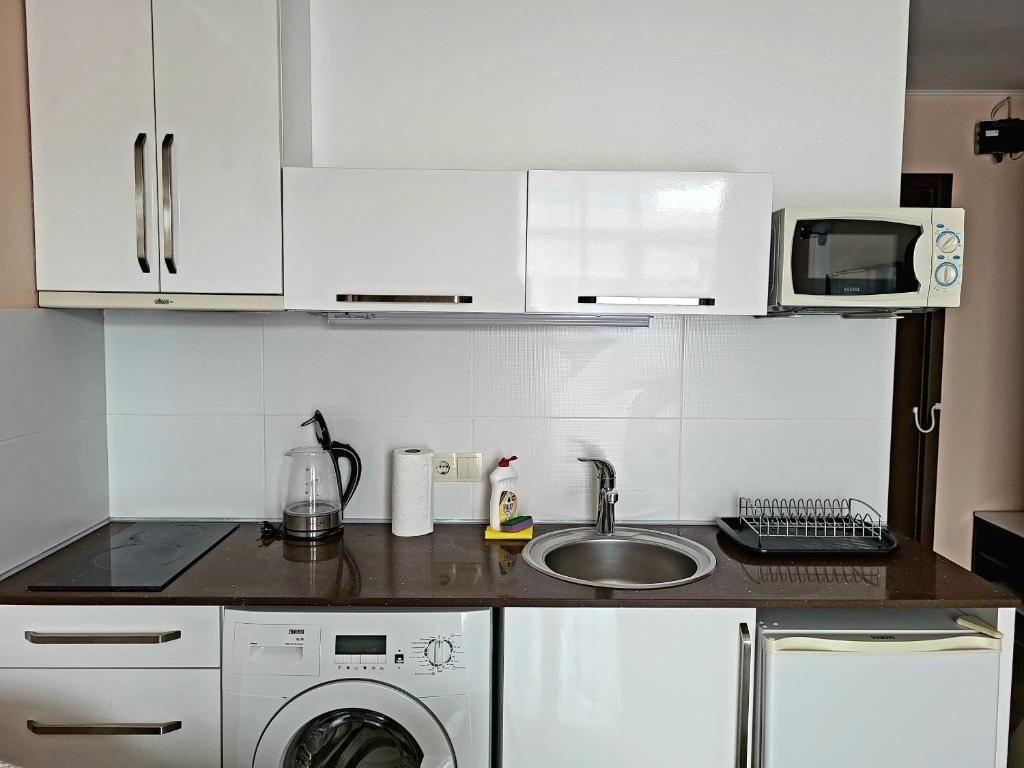 One-Bedroom Apartment with Balcony – Room Only