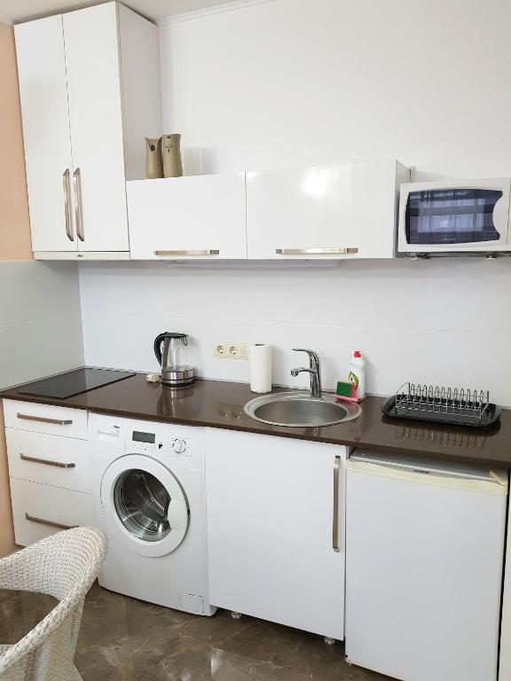 One-Bedroom Apartment with Balcony – Room Only