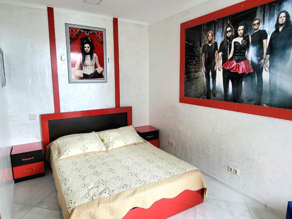 One-Bedroom Apartment with Balcony – Room Only