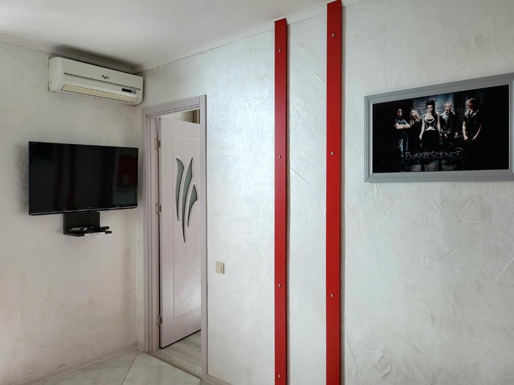 One-Bedroom Apartment with Balcony – Room Only
