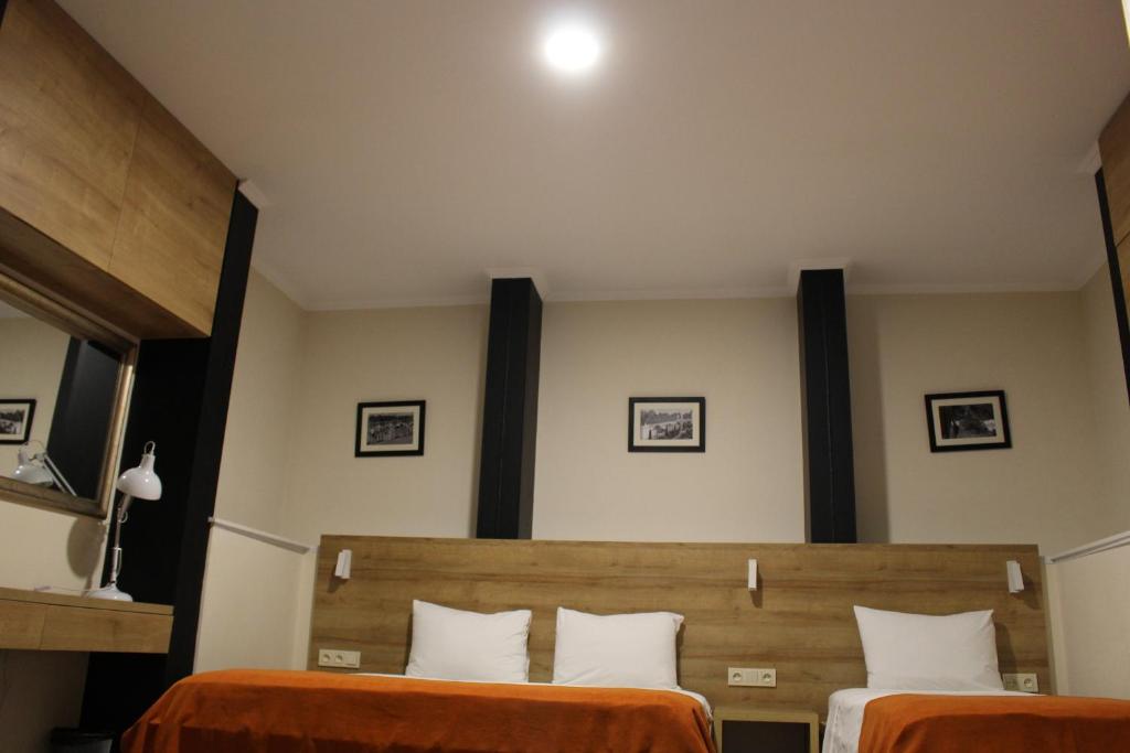 Family Room with Terrace – Room Only