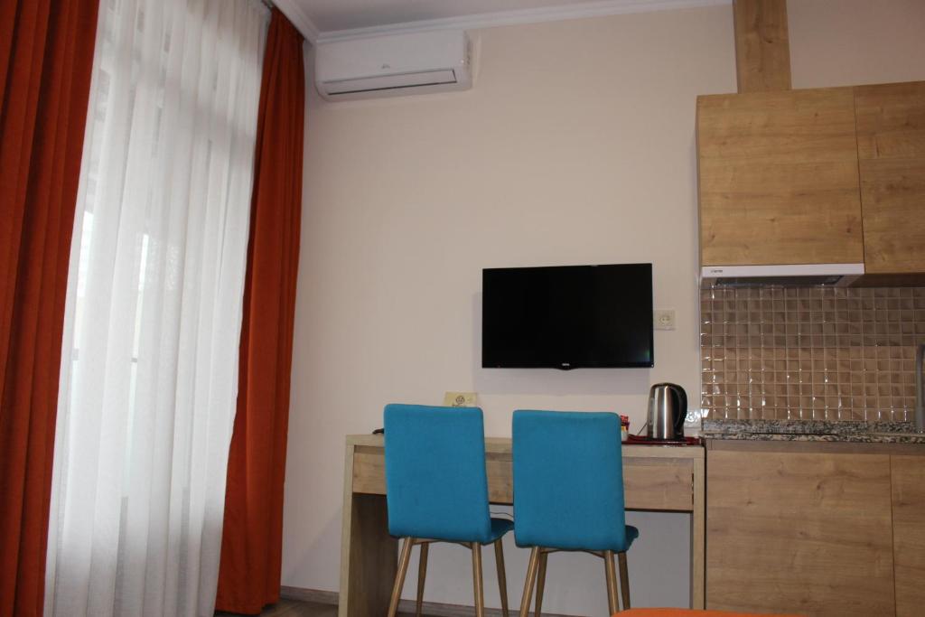 Family Room with Terrace – Room Only