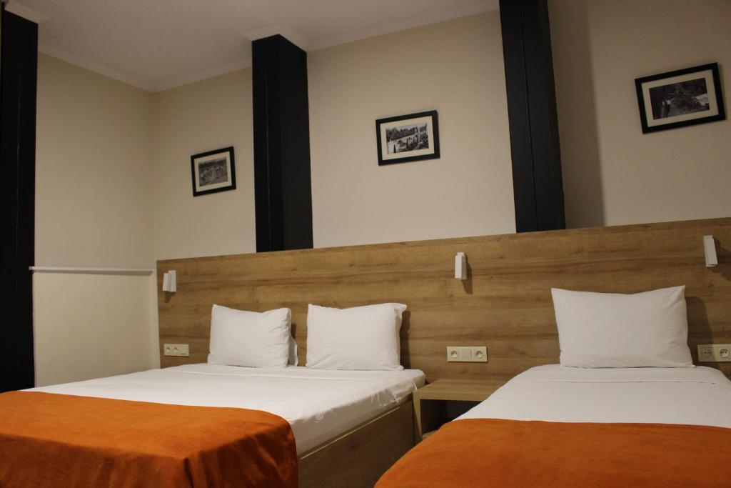 Family Room with Terrace – Room Only