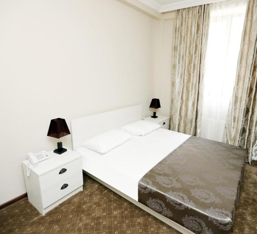 Standard King Size Room – Room Only