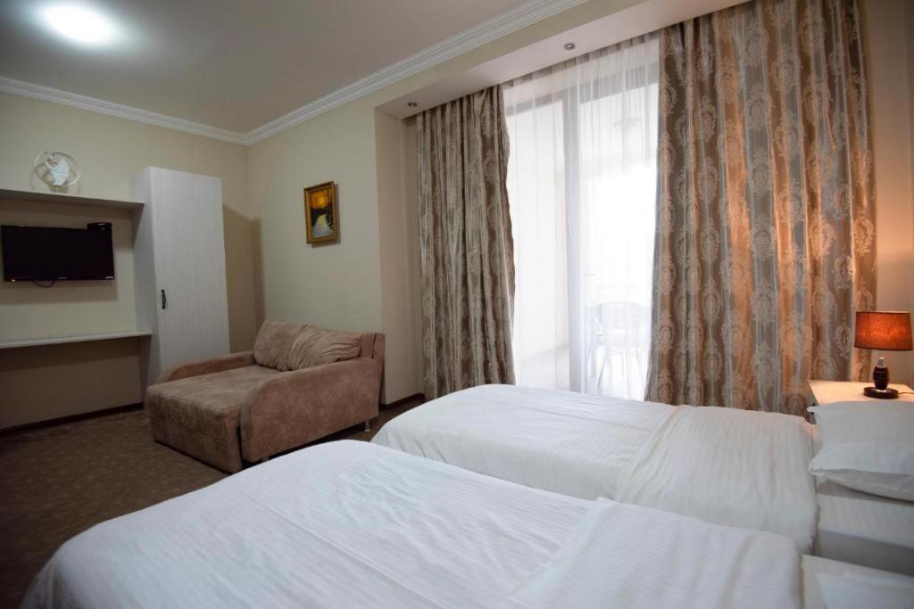 Standard Twin Size Room – Room Only