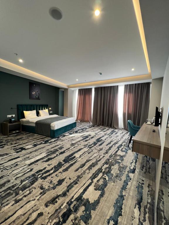 Standard King Size Room With Balcony – Room Only