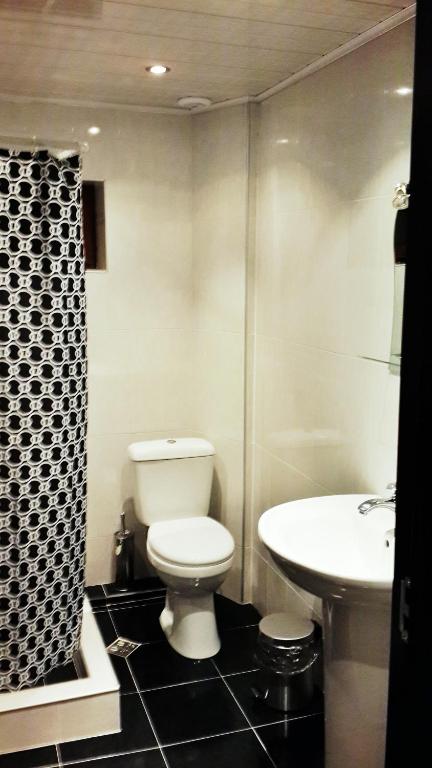Economy King Size Room – Room Only
