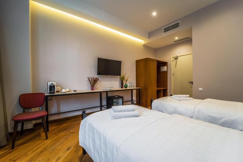 Standard Twin Size Room – Included Breakfast