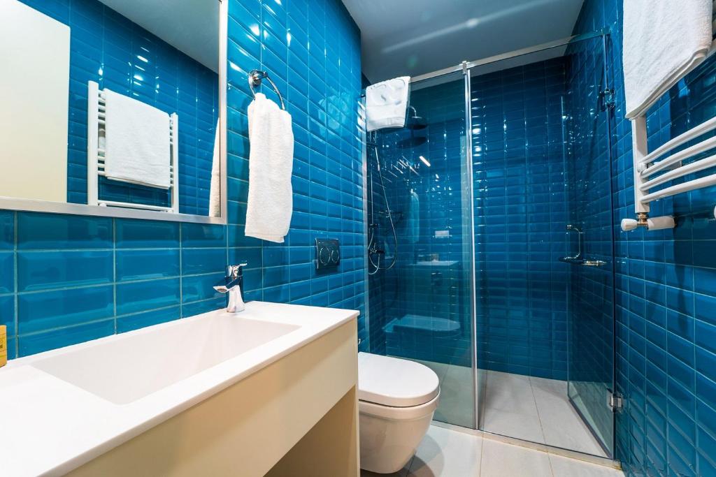 Standard Twin Size Room – Included Breakfast
