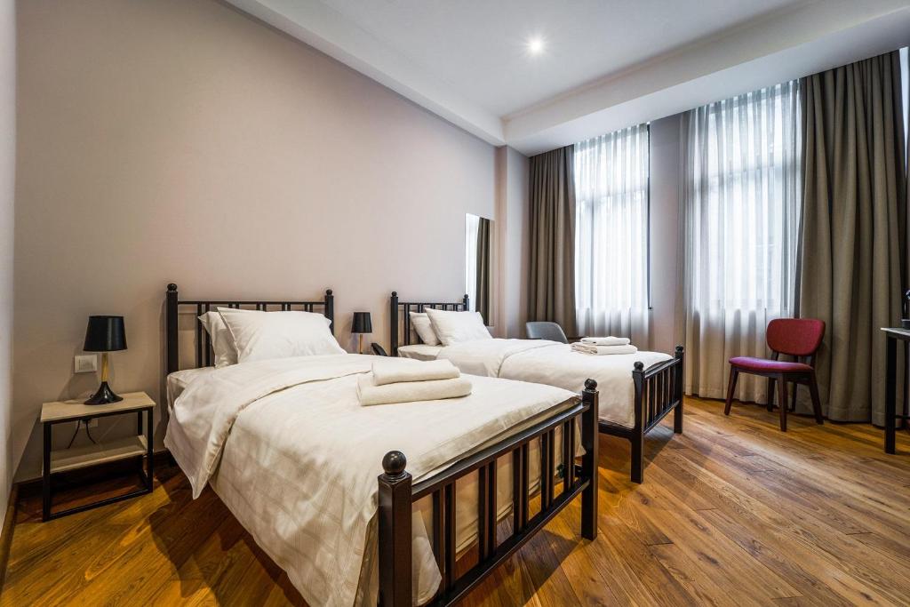Standard Twin Size Room – Included Breakfast