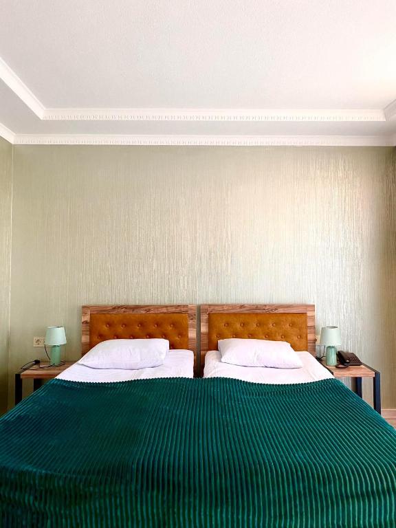 Standard Twin Size Room – Room Only