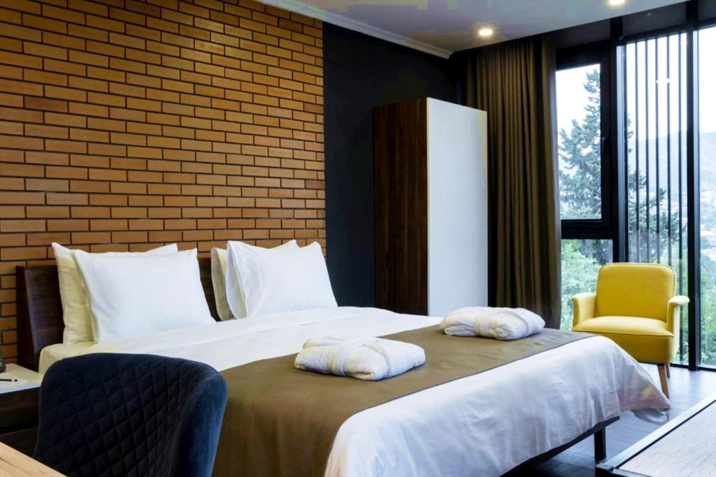 Business King Size Room – Room Only