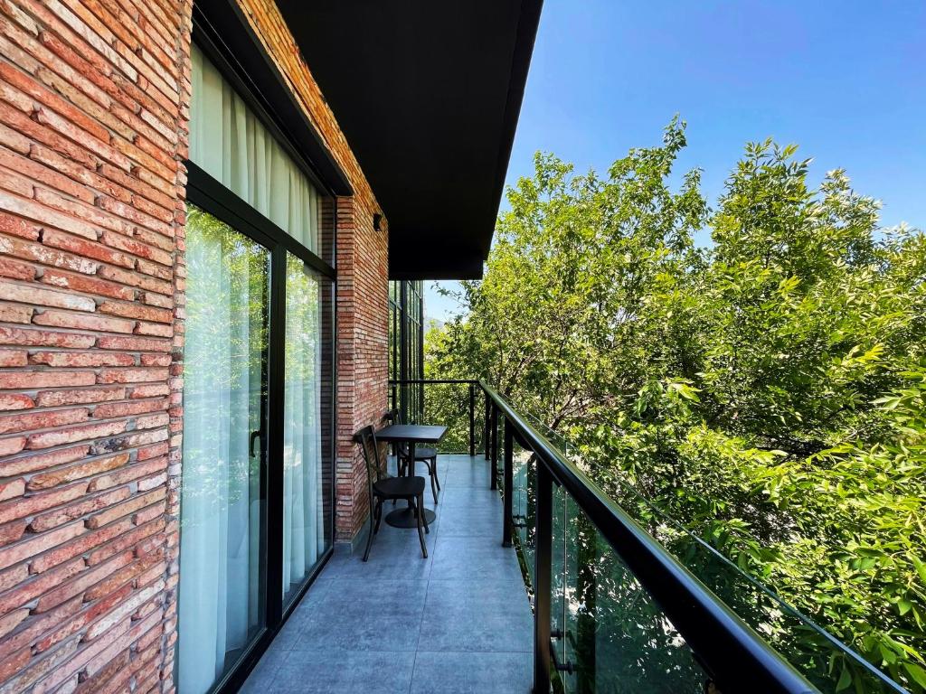 Standard King Size Room with Balcony – Room Only