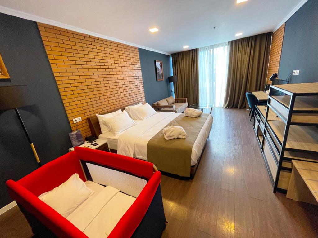 Family Room With Terrace – Room Only