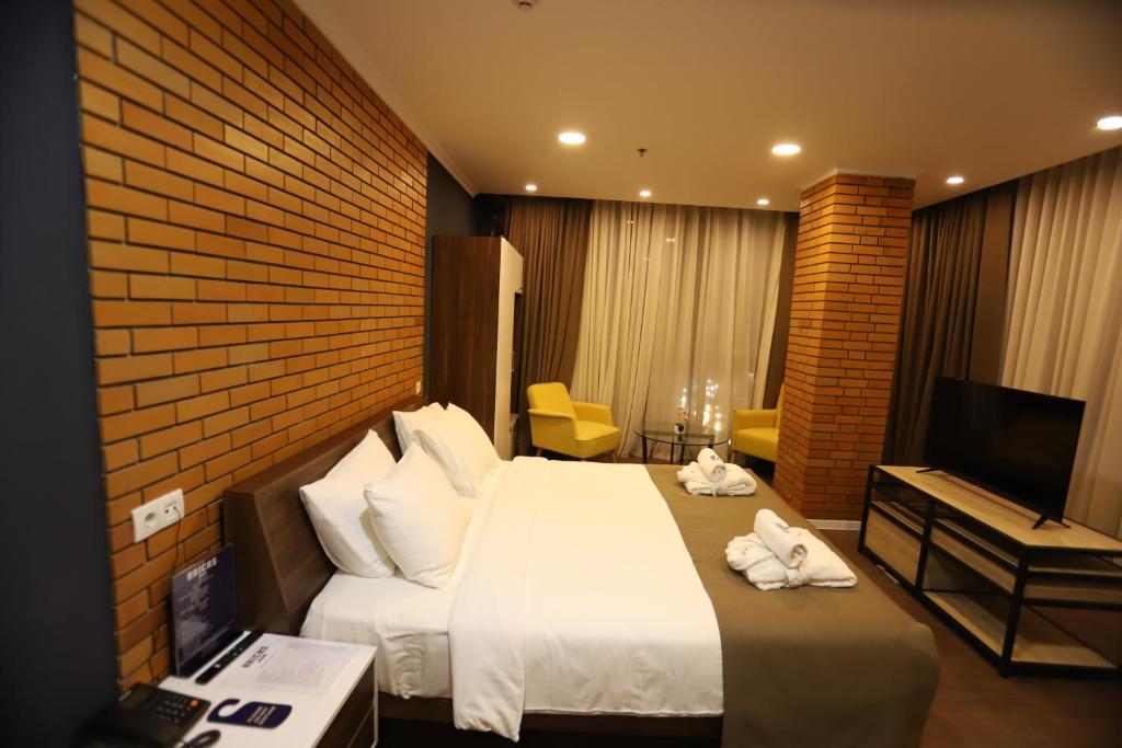 Business King Size Room – Room Only