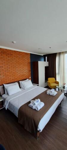 Business King Size Room – Room Only