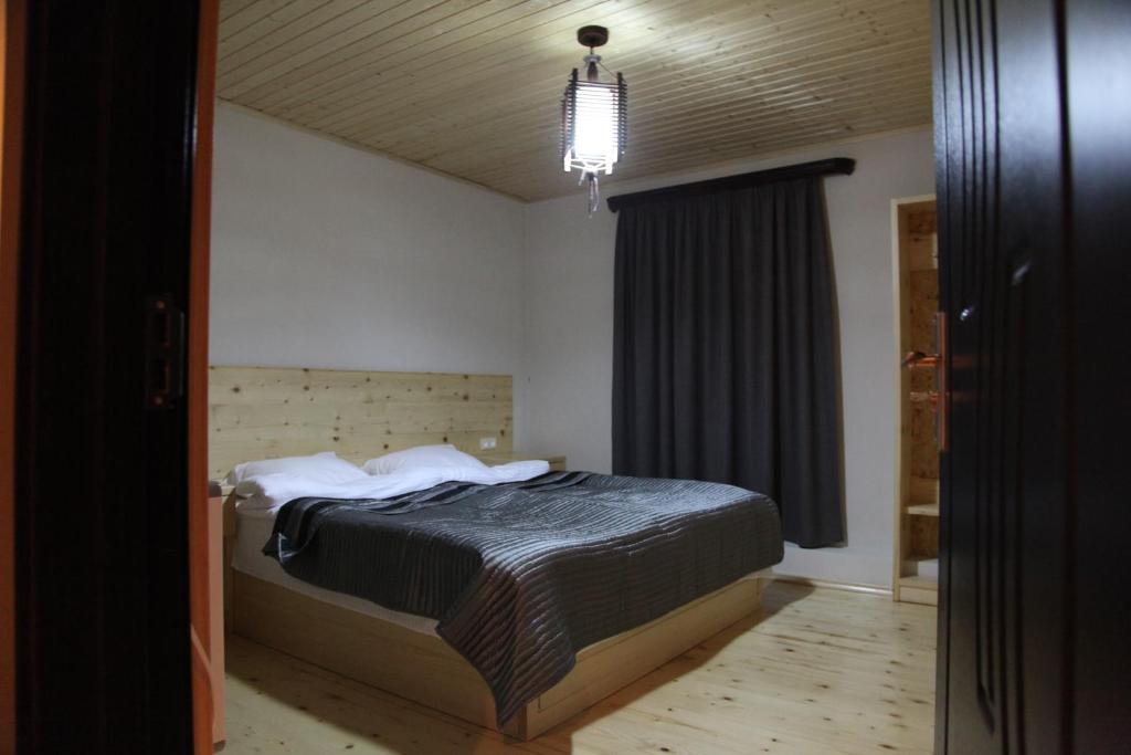 Economy King Size Room – Room Only