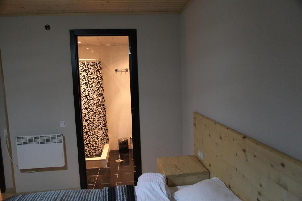 Economy King Size Room – Room Only