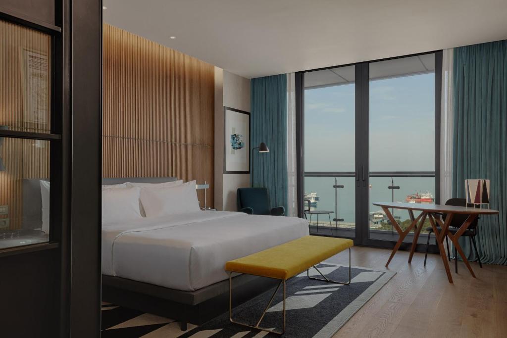 Superior King Size Room Sea view With Balcony – Room Only