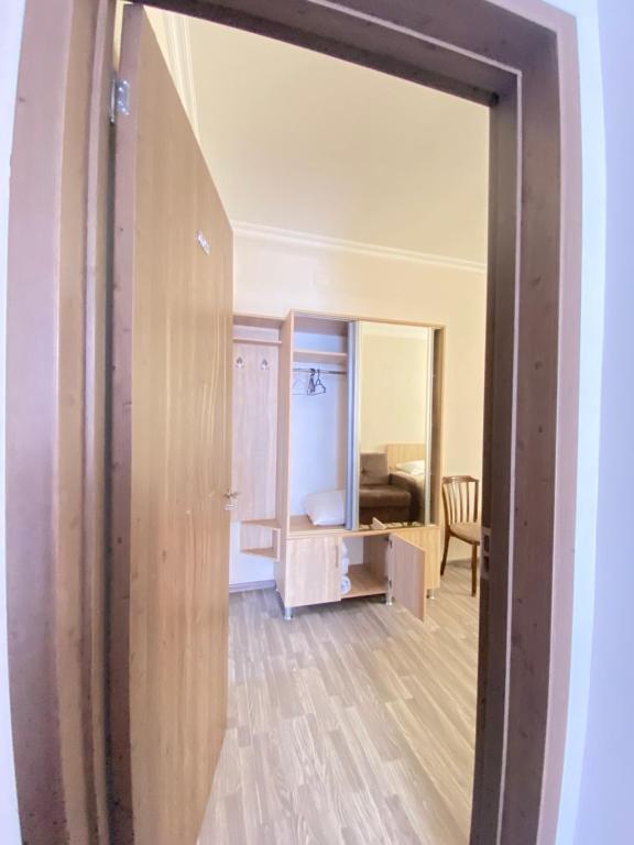 Standard Twin Size Room – Room Only