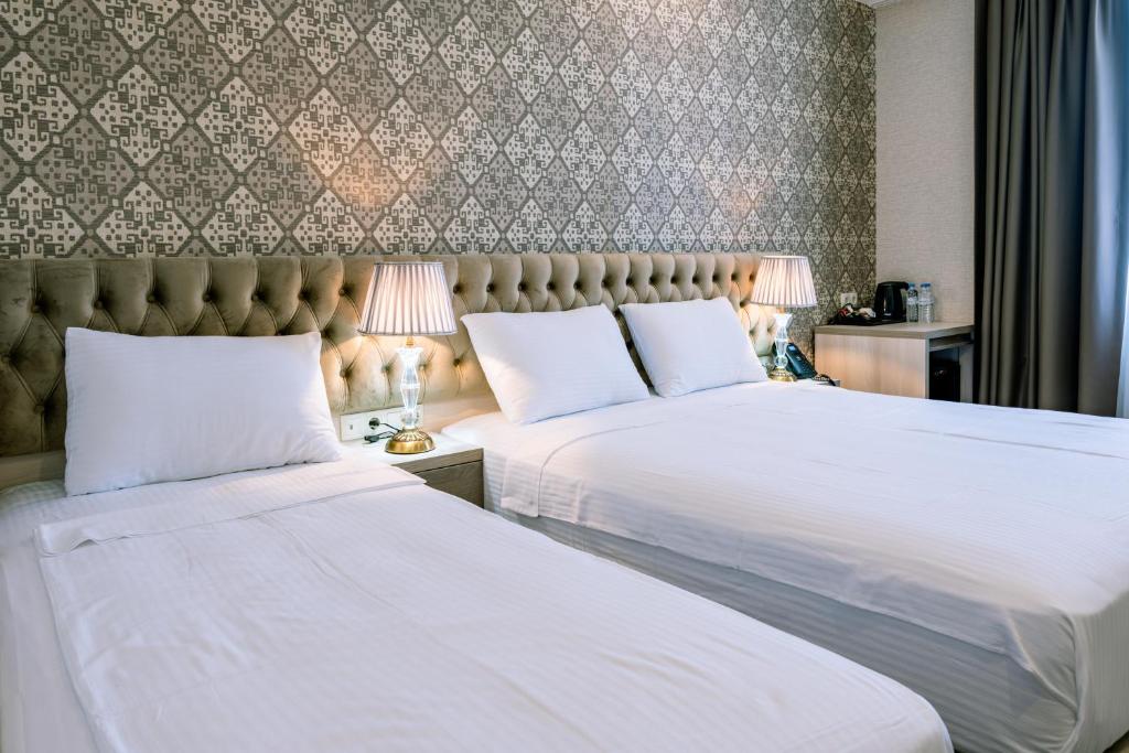 Standard Family Room – Included Breakfast