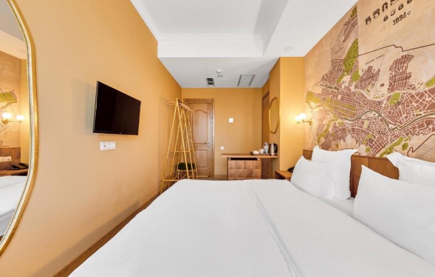 Standard King Size Room With Balcony – Included Breakfast