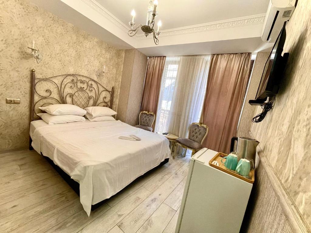 Standard King Size Room – Room Only