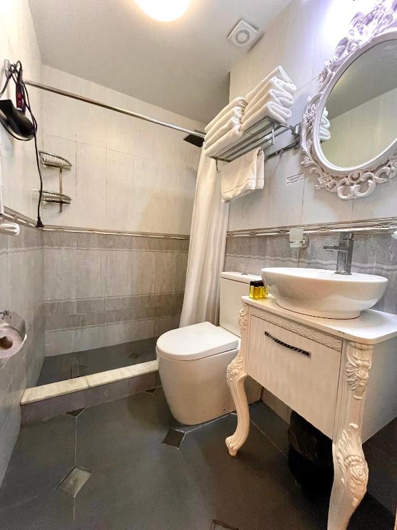 Standard Family Room – Room Only
