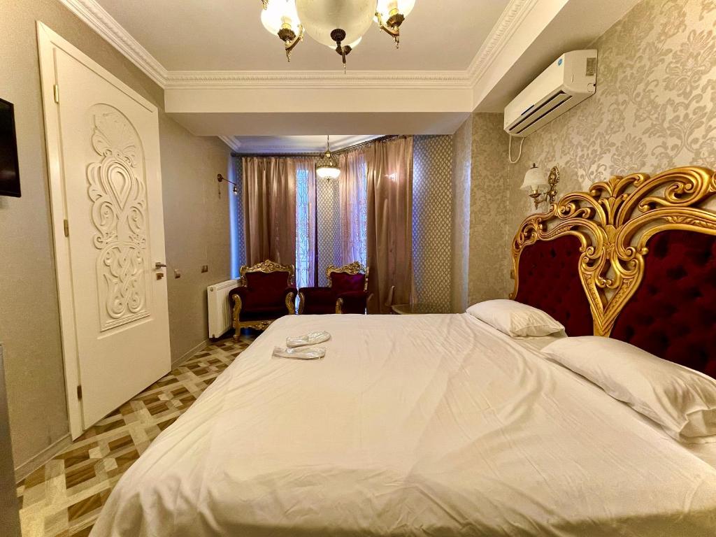 Standard King Size Room – Room Only