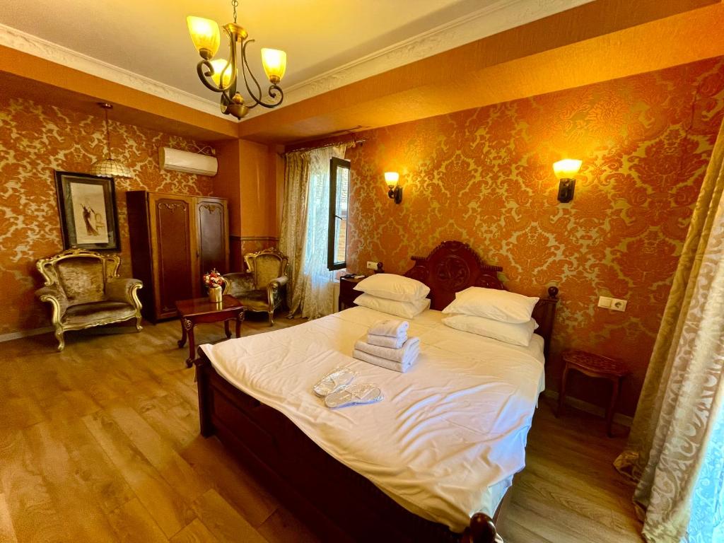 Standard King Size Room with Balcony – Room Only