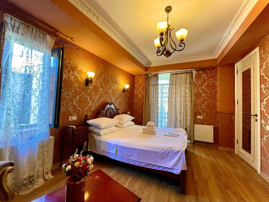 Standard King Size Room with Balcony – Room Only